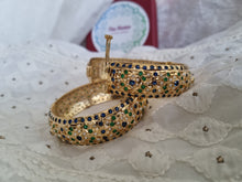 Load image into Gallery viewer, Jadau "Neelkamal" Bangles