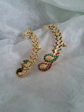 Load image into Gallery viewer, Jadau "Mrinal" Earcuffs (Multicolor/ white-red)