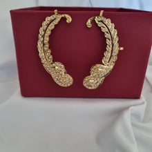 Load image into Gallery viewer, Jadau "Mrinal" Earcuffs (Blue-white & all white)