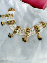 Load image into Gallery viewer, Jadau "Apsara" Necklace Set