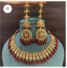 Load image into Gallery viewer, Jadau "Phulwa" Necklace Set