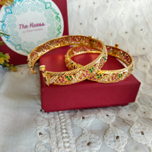 Load image into Gallery viewer, Jadau "Trisha" Bangles