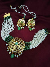 Load image into Gallery viewer, Jadau "Amaltas" Necklace Set