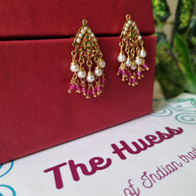 Load image into Gallery viewer, Jadau "Suchi" earrings (White-Pink)