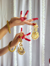 Load image into Gallery viewer, Jadau "Falguni" Earrings
