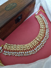 Load image into Gallery viewer, Jadau &quot;Kafoori&quot; Necklace Set
