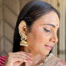 Load image into Gallery viewer, Jadau "cuff" Earrings(Karnphool)- white
