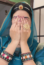 Load image into Gallery viewer, Jadau "Zaraa" Cocktail Ring
