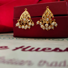 Load image into Gallery viewer, Jadau &quot;Kali&quot; Earrings
