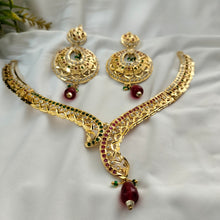 Load image into Gallery viewer, Jadau "Kanika" Necklace Set
