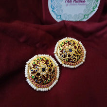 Load image into Gallery viewer, Jadau "Manjari" Stud Earrings
