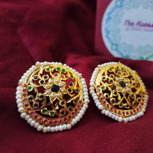 Load image into Gallery viewer, Jadau "Manjari" Stud Earrings
