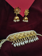 Load image into Gallery viewer, Hyderabadi Jadau "Madhubala" Necklace Set
