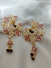 Load image into Gallery viewer, Jadau "Chandra" Earrings
