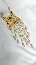 Load image into Gallery viewer, Jadau "Champa" Necklace Set
