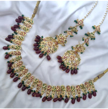 Load image into Gallery viewer, Jadau "Phulwa" Necklace Set
