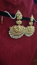 Load image into Gallery viewer, Jadau "Chandni" Earrings
