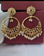 Load image into Gallery viewer, Jadau "Indumati" Earrings
