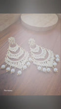 Load and play video in Gallery viewer, Jadau &quot;Fiza&quot; Earrings
