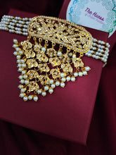 Load image into Gallery viewer, Jadau "Mogra" Necklace Set
