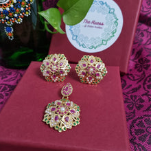 Load image into Gallery viewer, Jadau &quot;Pushp&quot; Pendant Set
