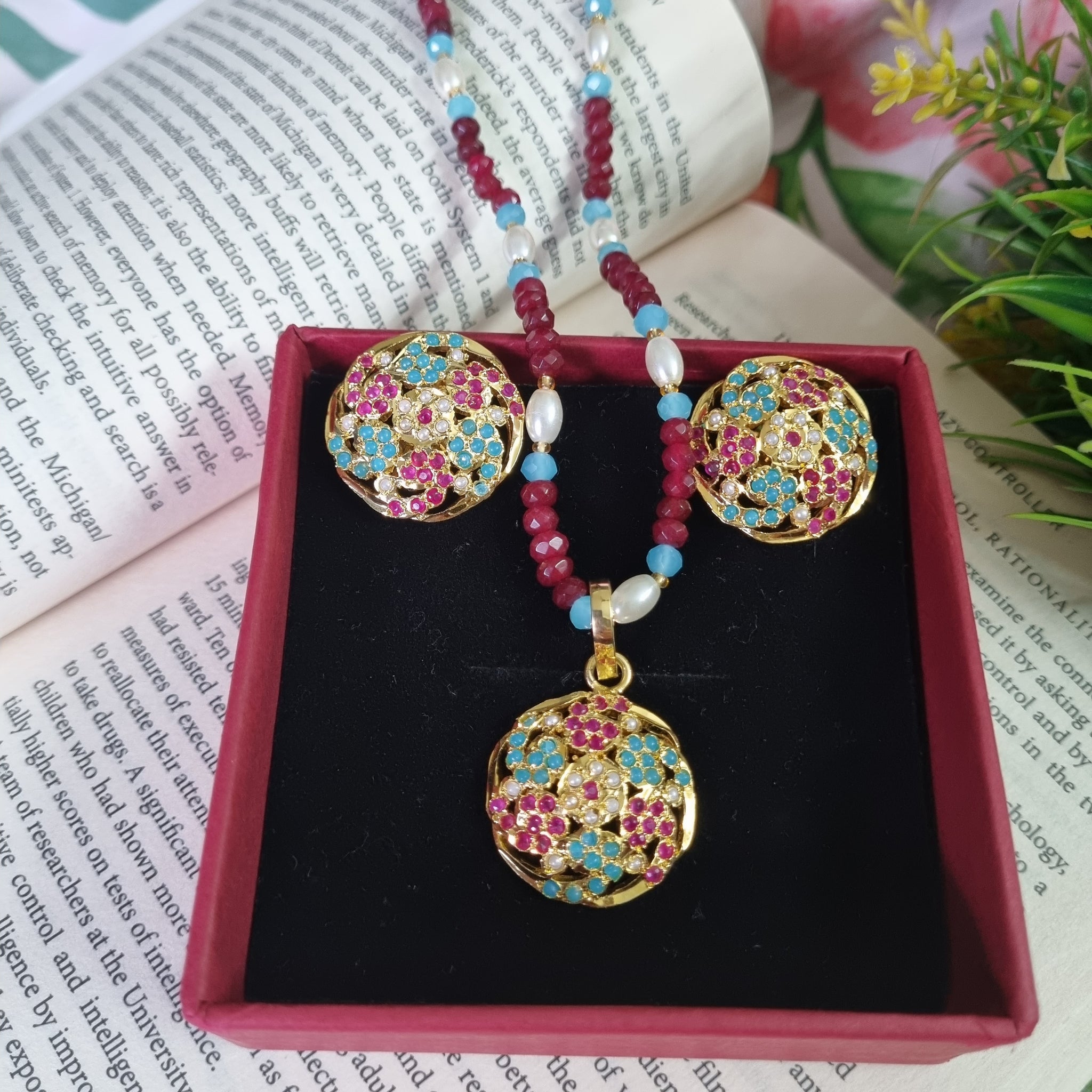 Jadau deals pendant set