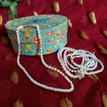 Load image into Gallery viewer, Pearl necklace (Mala)
