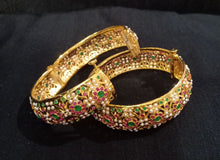 Load image into Gallery viewer, Jadau &quot;Mohini&quot; Bangles
