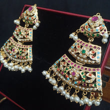 Load image into Gallery viewer, Jadau &quot;Suhani&quot; necklace set
