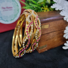 Load image into Gallery viewer, Jadau &quot;Beli&quot; Bangles
