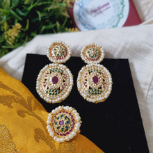 Load image into Gallery viewer, Jadau &quot;Sundari&quot; Ring - Earring Combo
